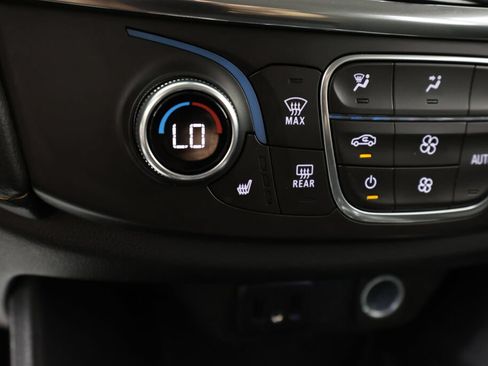 Used 2018 Chevrolet Traverse LT FWD image 38