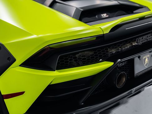 Used 2024 Lamborghini Huracan Sterrato AWD/4WD image 35