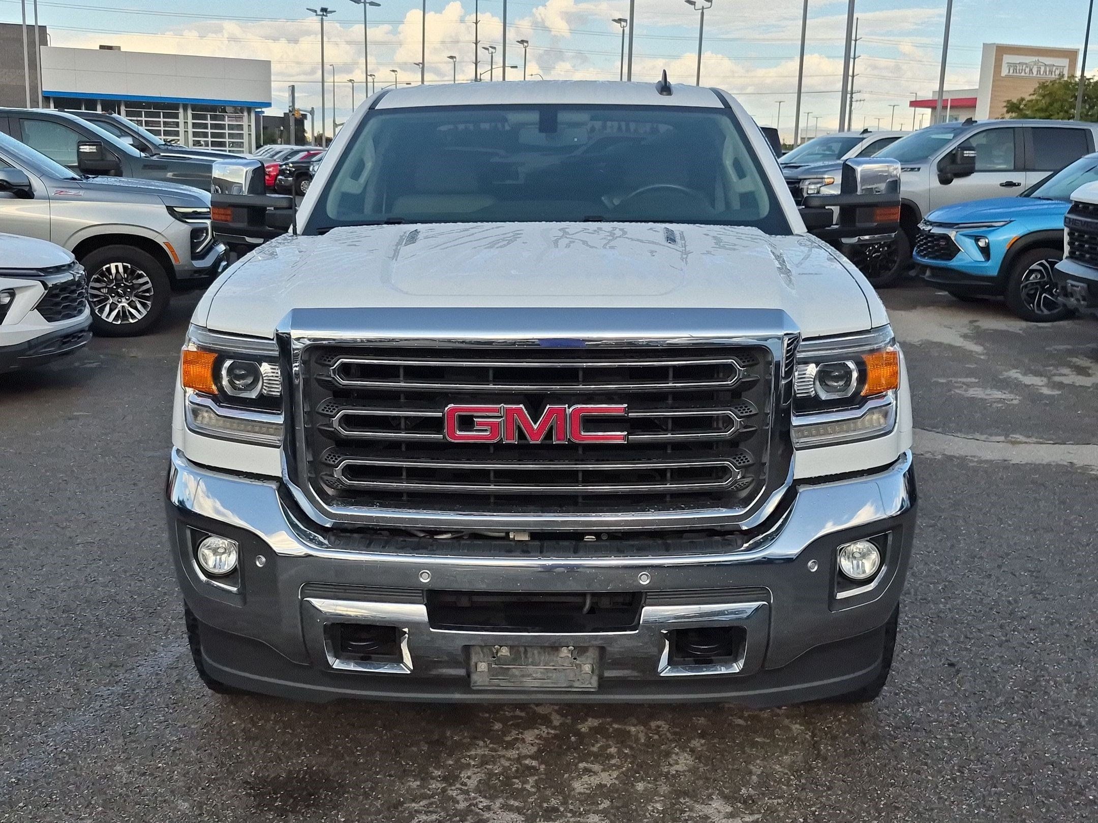 Used 2015 GMC Sierra 2500 SLT w/ Duramax Plus Package AWD/4WD image 9