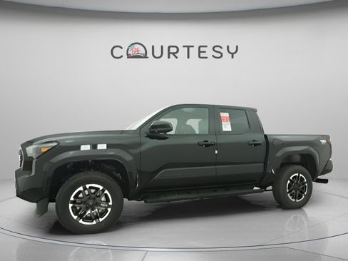 Certified 2026 Toyota Tacoma TRD Sport image 5