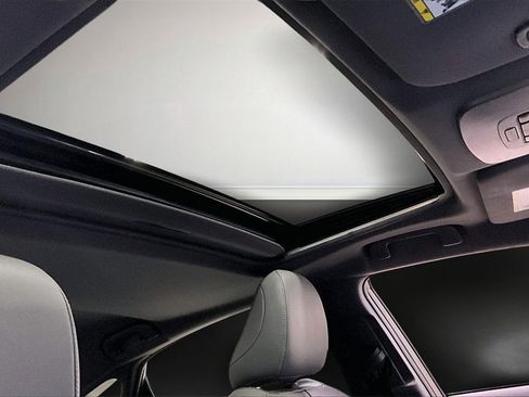 Used 2020 Toyota Avalon Limited image 26