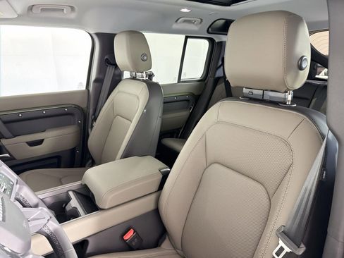 New 2026 Land Rover Defender 110 S image 25