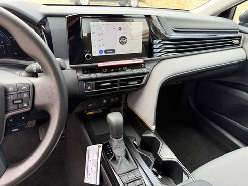 Used 2026 Toyota Camry LE image 19