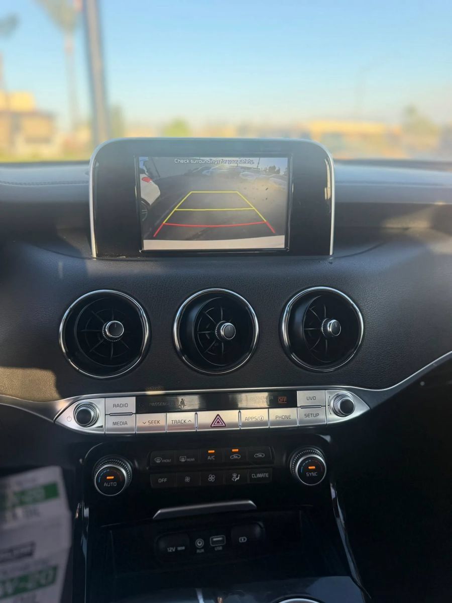 Used 2018 Kia Stinger RWD image 22