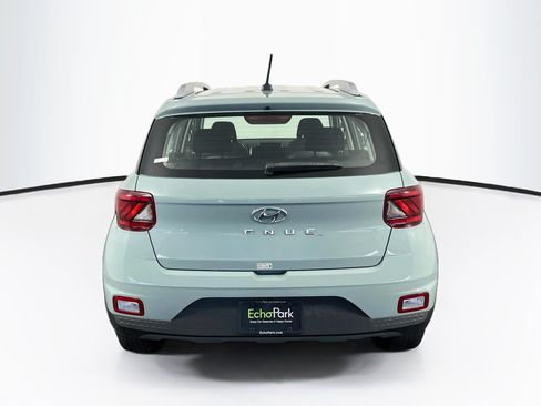 Used 2025 Hyundai Venue SEL FWD image 7