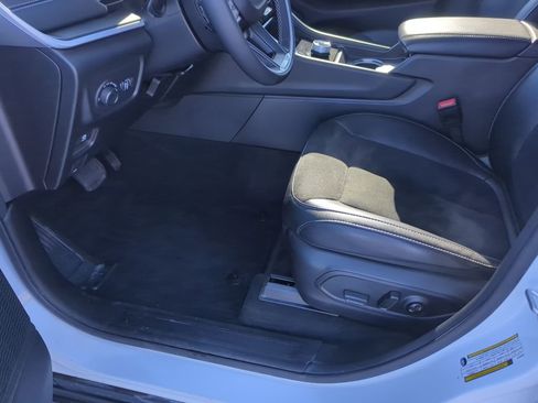 Used 2025 Jeep Grand Cherokee Altitude image 39