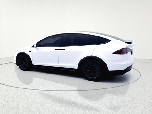 Used 2023 Tesla Model X Plaid image 5