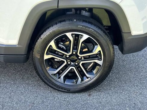 Used 2022 Jeep Compass Limited AWD/4WD image 11