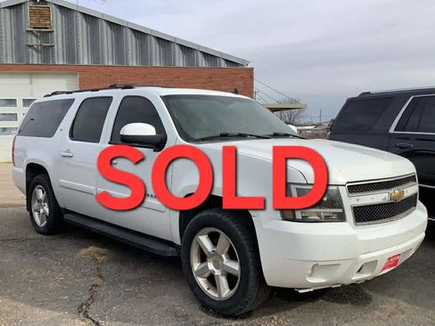 Used 2007 Chevrolet Suburban LTZ w/ LTZ Preferred Equipment Group image 2