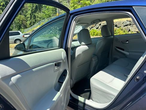 Used 2014 Toyota Prius Four FWD image 12