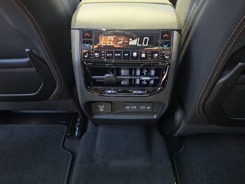 New 2026 Jeep Grand Cherokee L Summit w/ Obsidian Package AWD/4WD image 28