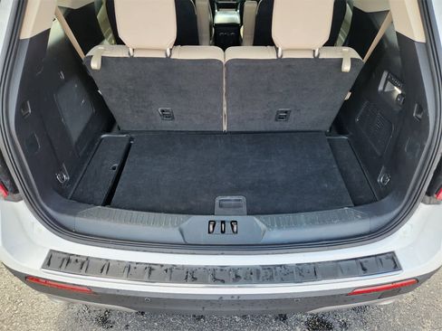 Used 2020 Ford Explorer Limited image 31