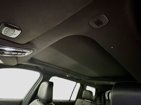 Used 2024 Jeep Grand Cherokee L Limited w/ Luxury Tech Group II image 27