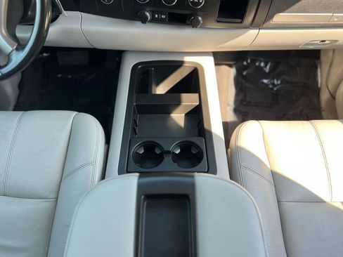 Used 2011 Chevrolet Silverado 2500 LT AWD/4WD image 18