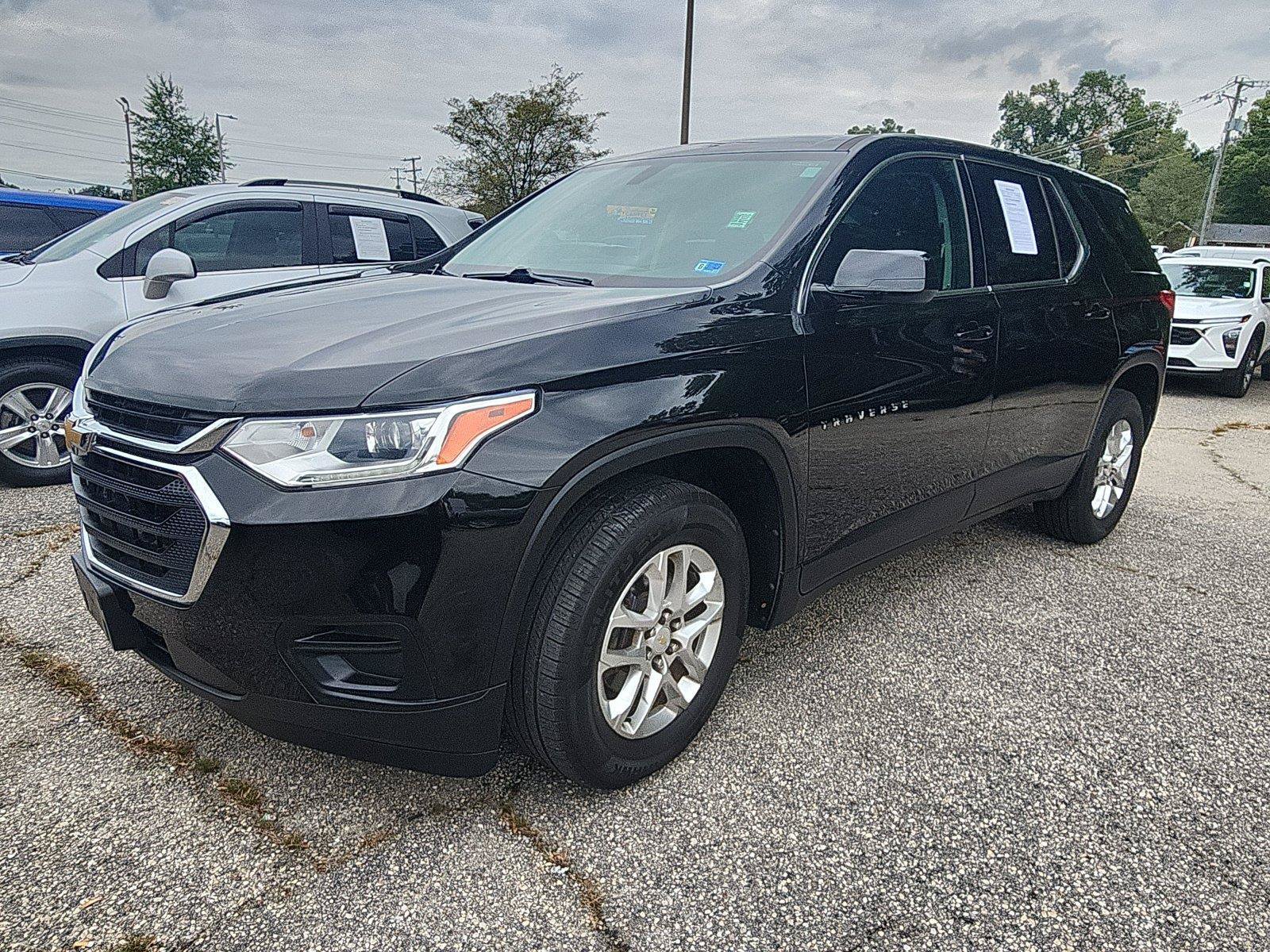 Used 2020 Chevrolet Traverse LS FWD image 1