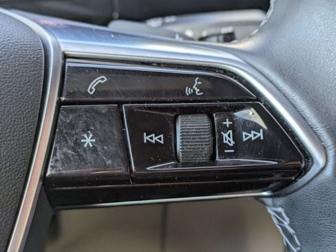 Used 2024 Audi Q8 e-tron Premium Plus w/ Premium Plus Package image 14