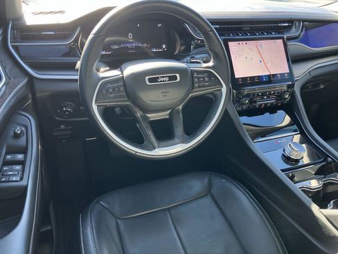 Used 2022 Jeep Grand Cherokee Limited w/ Luxury Tech Group II image 16