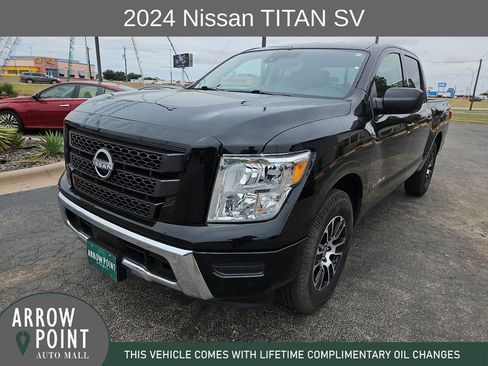 Used 2024 Nissan Titan SV RWD image 4