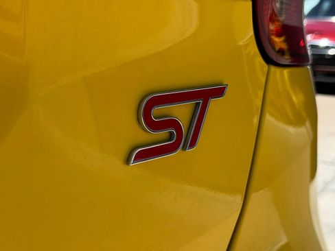 Used 2017 Ford Focus ST FWD image 48