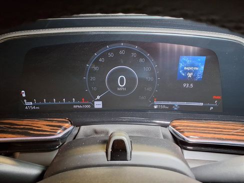 Certified 2024 Cadillac Escalade Premium Luxury w/ Performance Package image 9