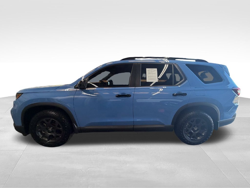 Used 2024 Honda Pilot TrailSport image 2