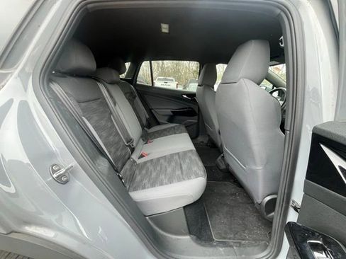 Used 2022 Volkswagen ID.4 Pro image 16