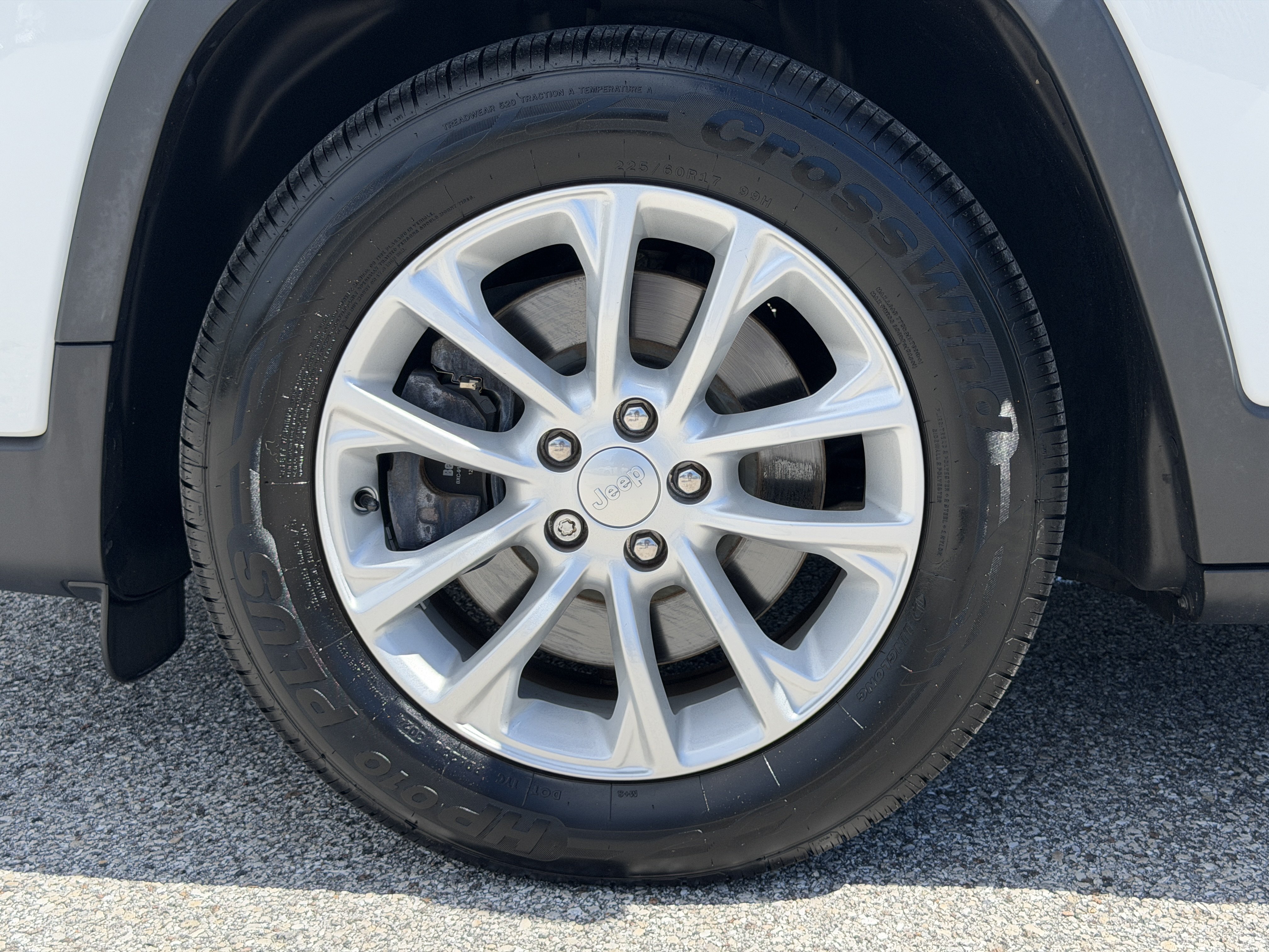 Used 2020 Jeep Cherokee Latitude FWD image 33