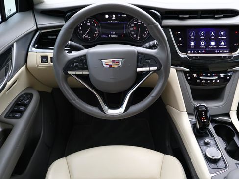 Certified 2023 Cadillac XT6 Premium Luxury w/ Technology Package image 15