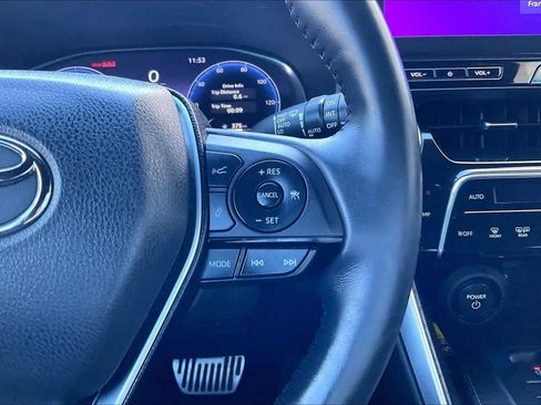 Used 2023 Toyota Venza Limited image 24