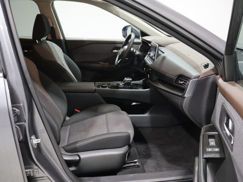 Used 2023 Nissan Rogue SV AWD/4WD image 22