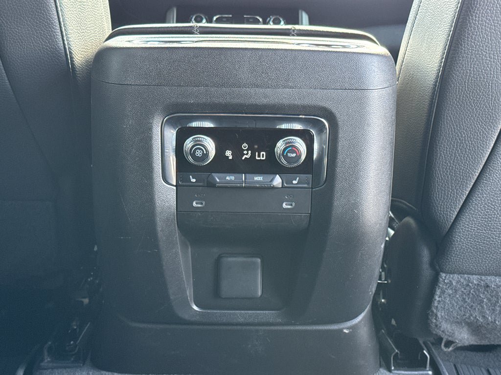 Used 2023 GMC Yukon Denali AWD/4WD image 13