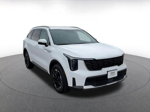 Used 2024 Kia Sorento S image 3