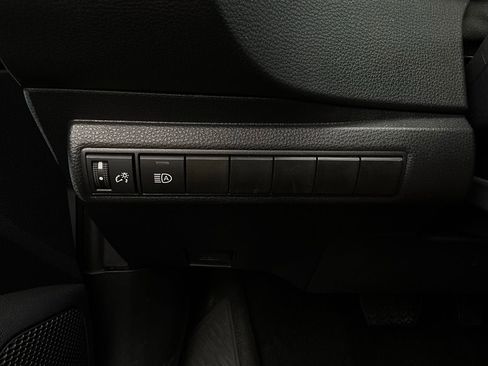 Used 2025 Toyota Corolla LE image 20