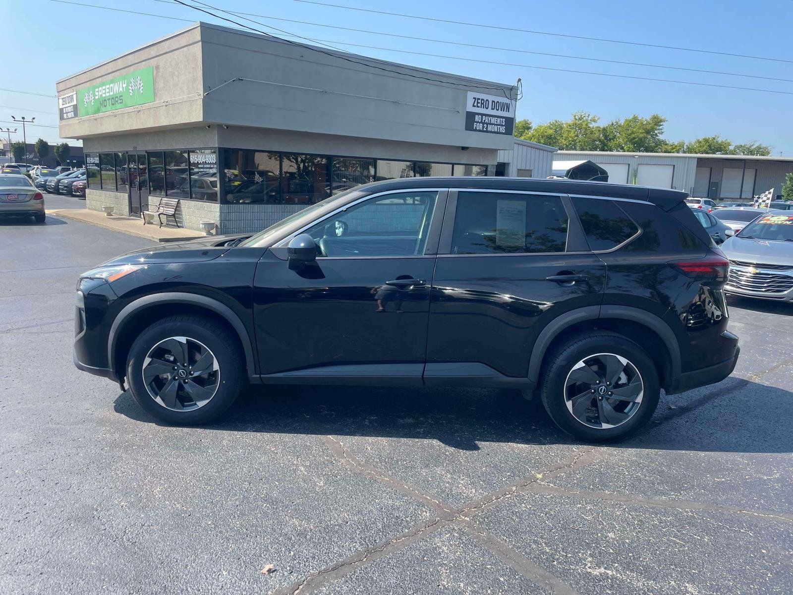 Used 2024 Nissan Rogue SV AWD/4WD image 4