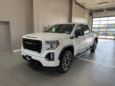 Used 2021 GMC Sierra 1500 AT4 w/ AT4 Preferred Package AWD/4WD image 2