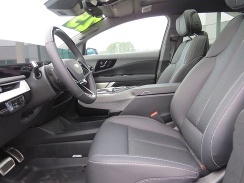 New 2026 Cadillac Optiq Sport 2 w/ LPO, Floor Liner Package image 32