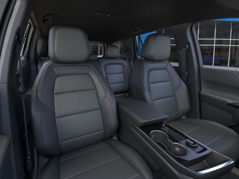 New 2027 Chevrolet Equinox LT w/ Convenience Package II FWD image 17