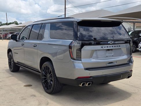 Certified 2025 Chevrolet Suburban High Country AWD/4WD image 5