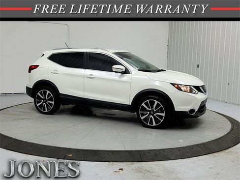 Used 2018 Nissan Rogue Sport SL image 1