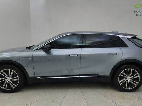 Used 2024 Cadillac Lyriq Luxury AWD/4WD image 3