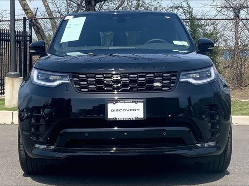 Used 2025 Land Rover Discovery Dynamic SE AWD/4WD image 3