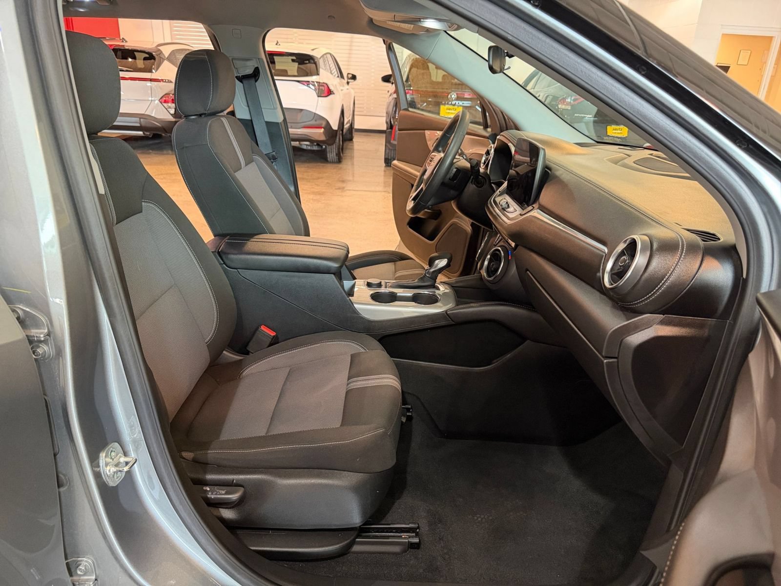 Used 2025 Chevrolet Blazer LT FWD image 36