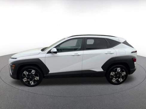 Used 2025 Hyundai Kona SEL image 12