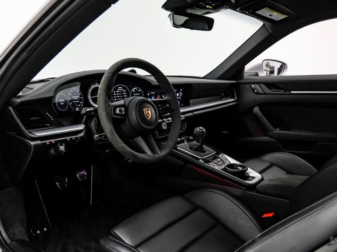 Used 2024 Porsche 911 Carrera GTS image 39