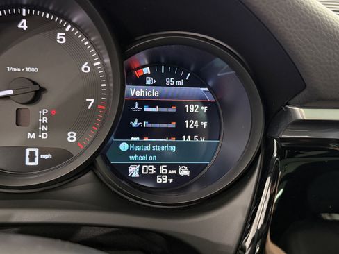 Certified 2024 Porsche Macan AWD/4WD image 56