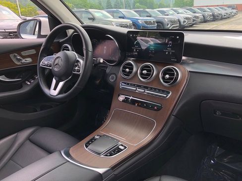 Used 2022 Mercedes-Benz GLC 300 4MATIC w/ Premium Package Lite image 17