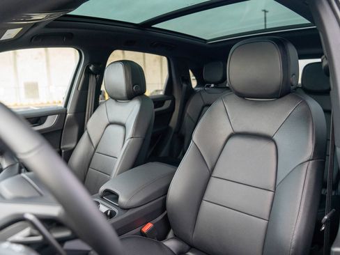 New 2026 Porsche Cayenne image 5