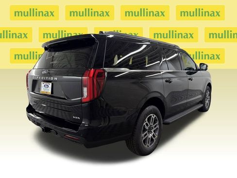New 2025 Ford Expedition Max Active image 3
