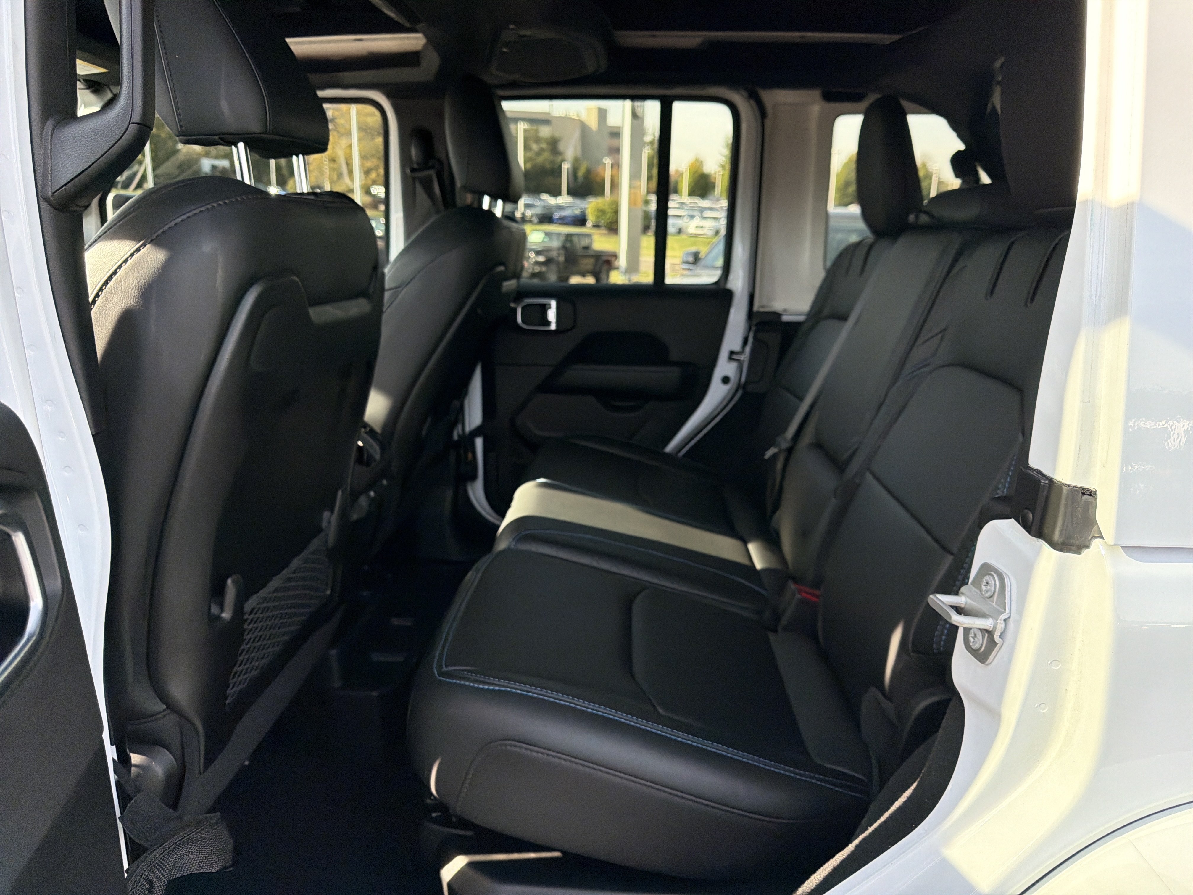 Used 2024 Jeep Wrangler High Altitude AWD/4WD image 19