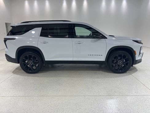 New 2026 Chevrolet Traverse RS image 6